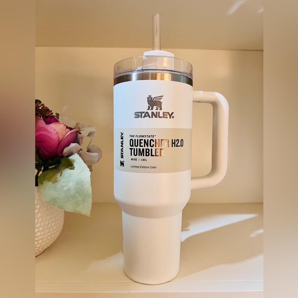 🎉LAST CHANCE🎉Stanley 40 oz. Quencher H2.0 FlowState Tumbler Brilliant White - Picture 7 of 11